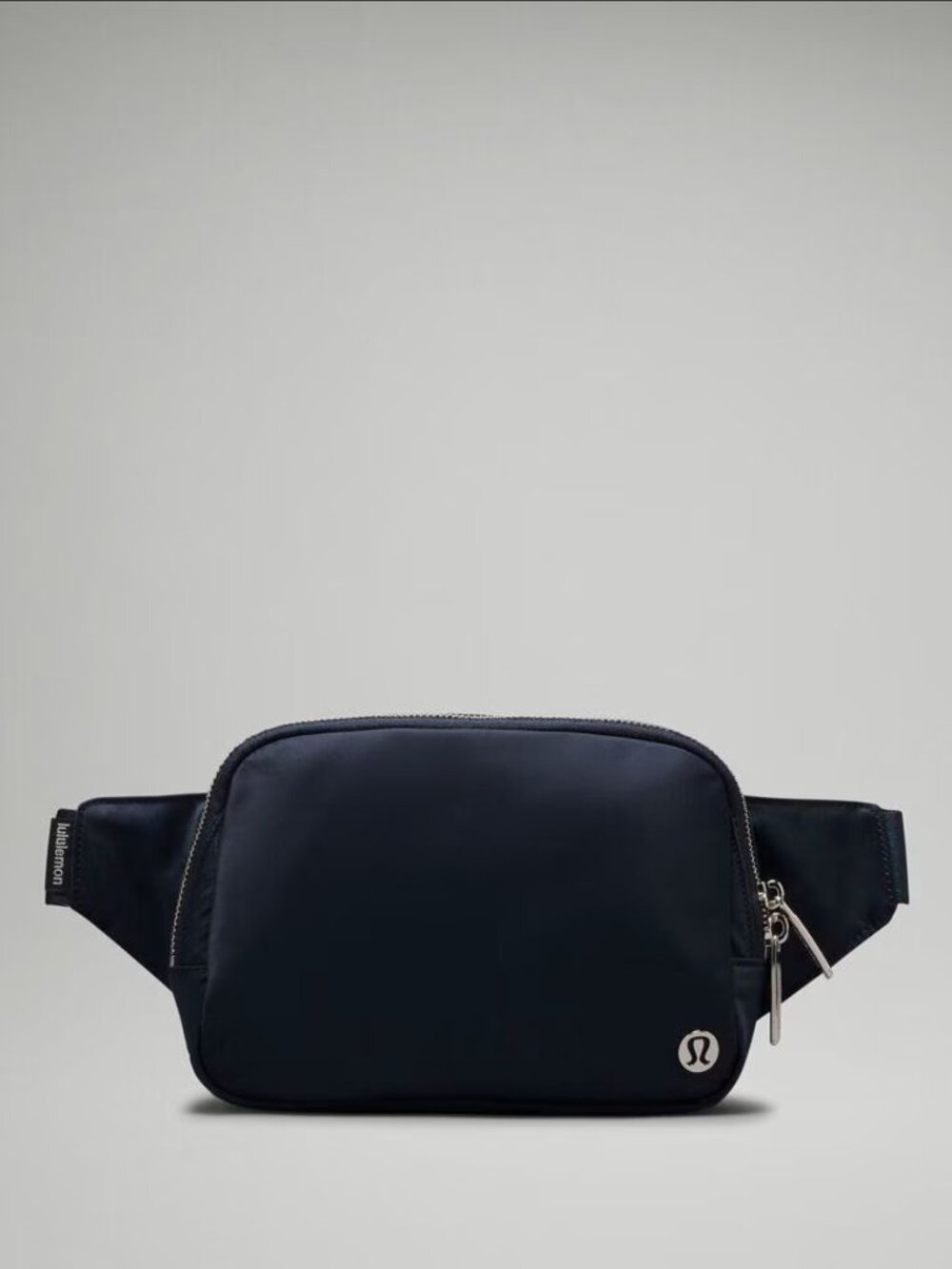 NWT Lululemon Everywhere Belt Bag Navy Blue with silver Hardware